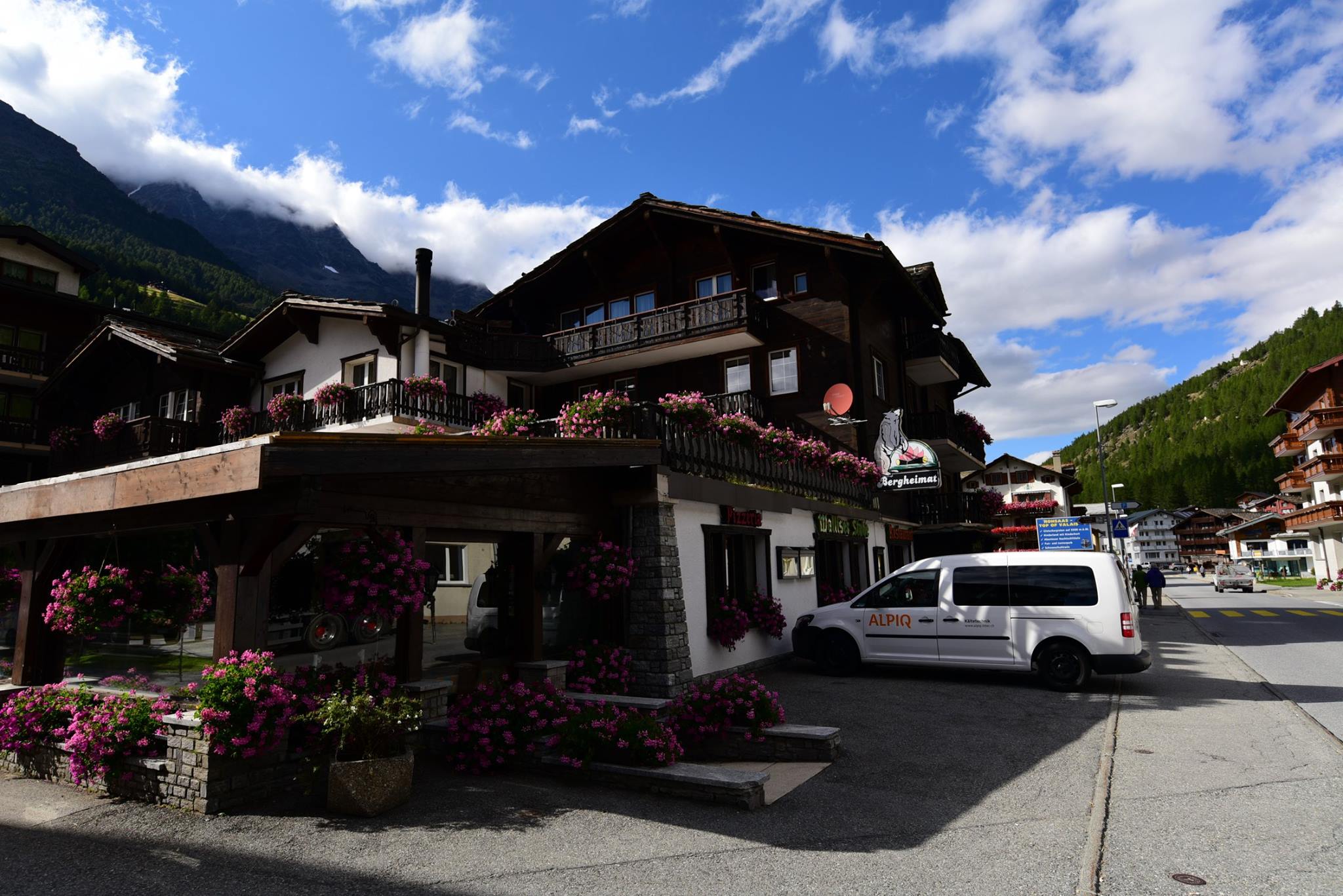 26951940_1913753598953629_2771493257095357459_o