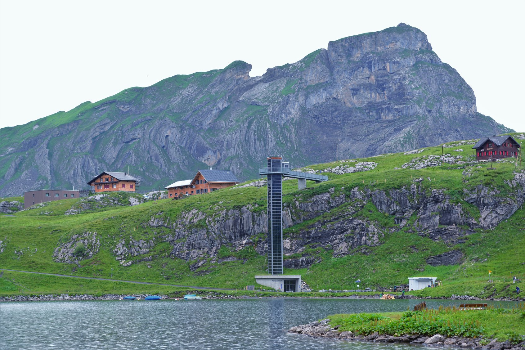 35236566_1989618408033814_2207147465365258240_o