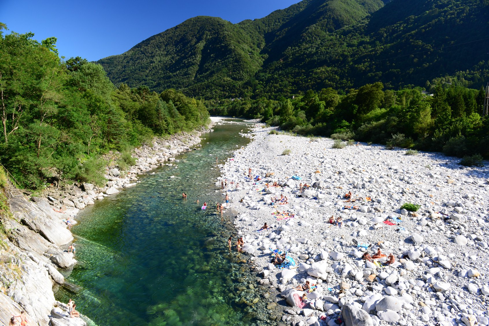 35482270_1993932887602366_7895737971385565184_o