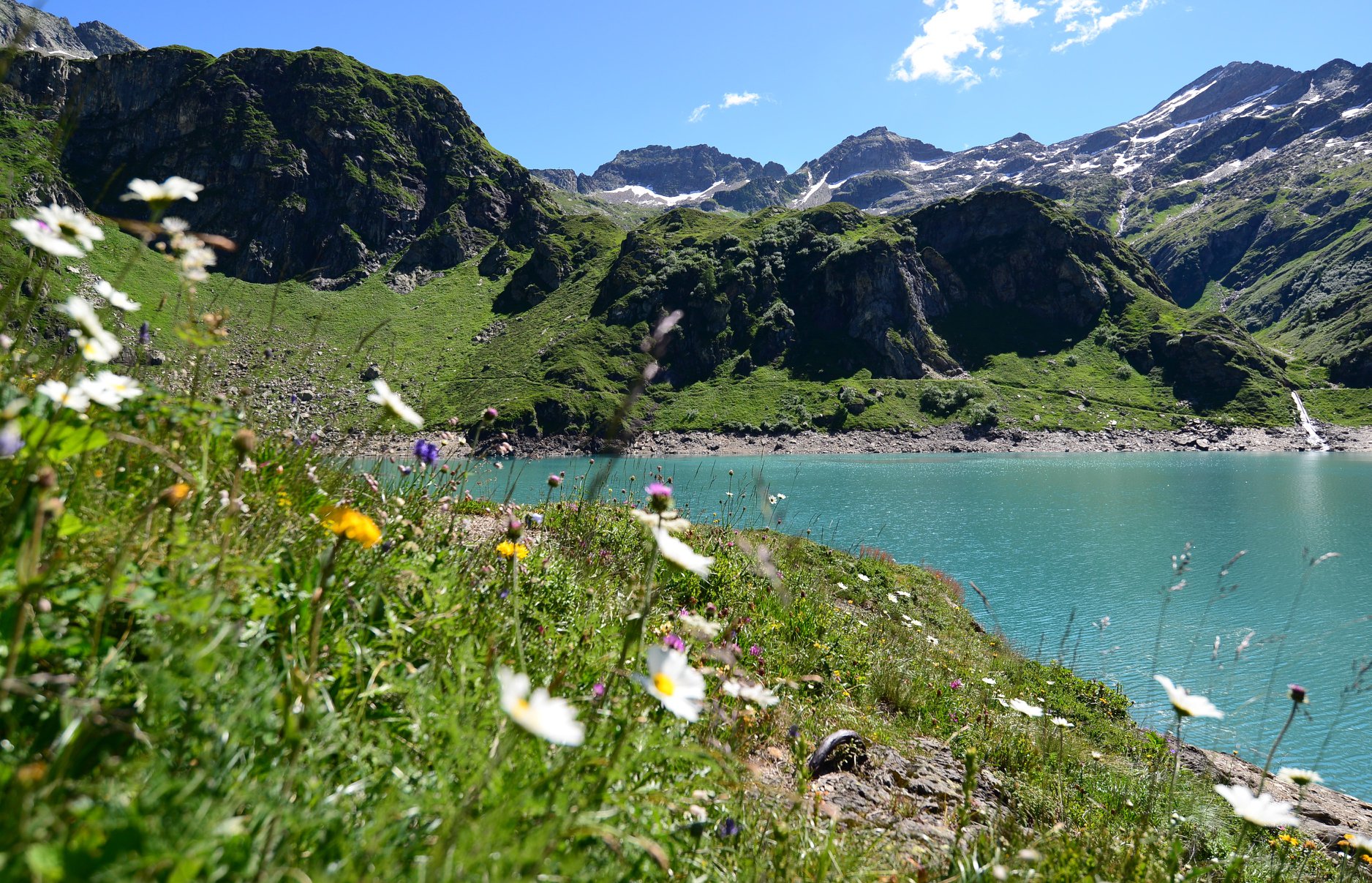 35517492_1993933487602306_274390118918258688_o