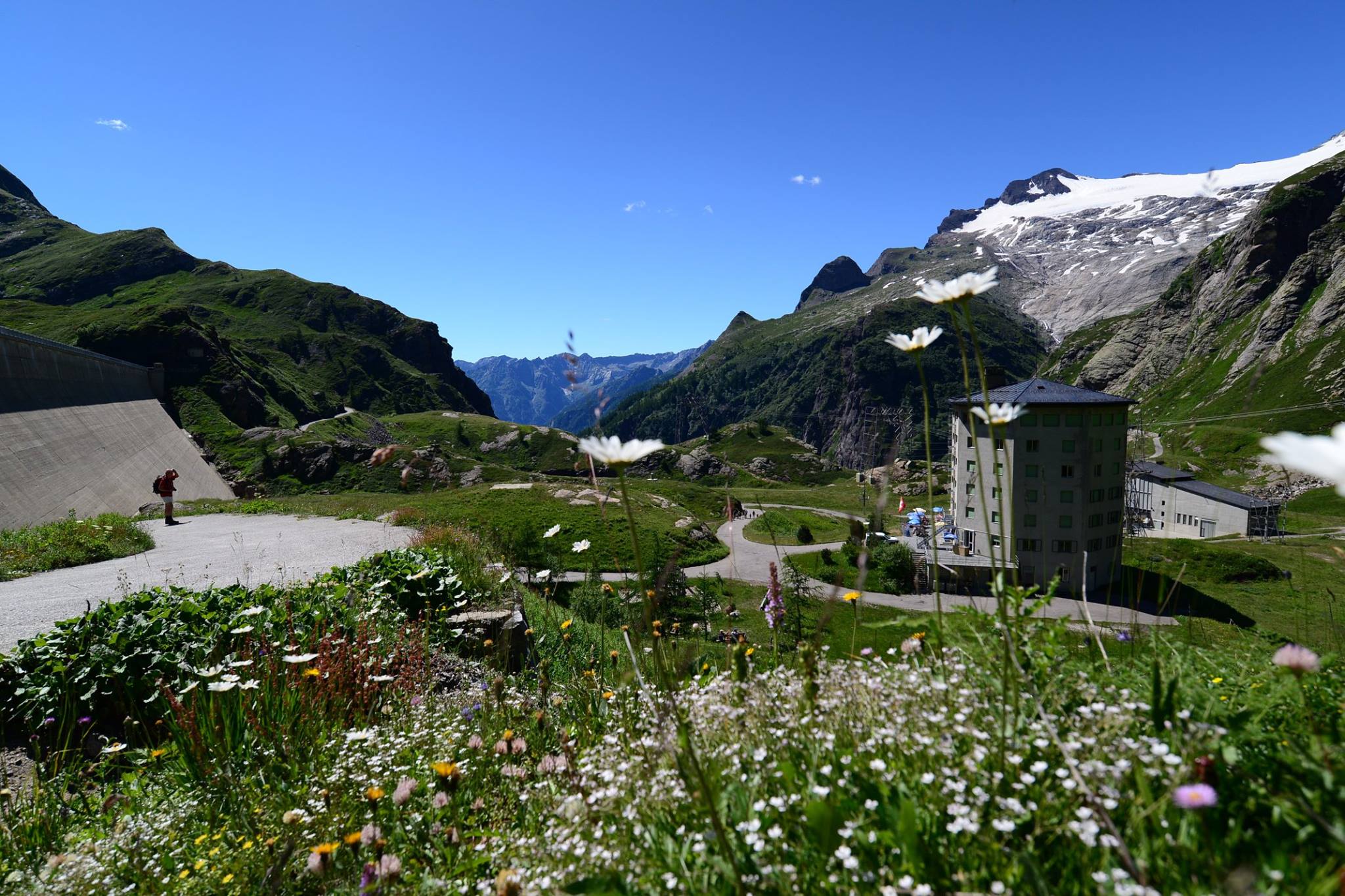 35518713_1993933454268976_462719478455599104_o