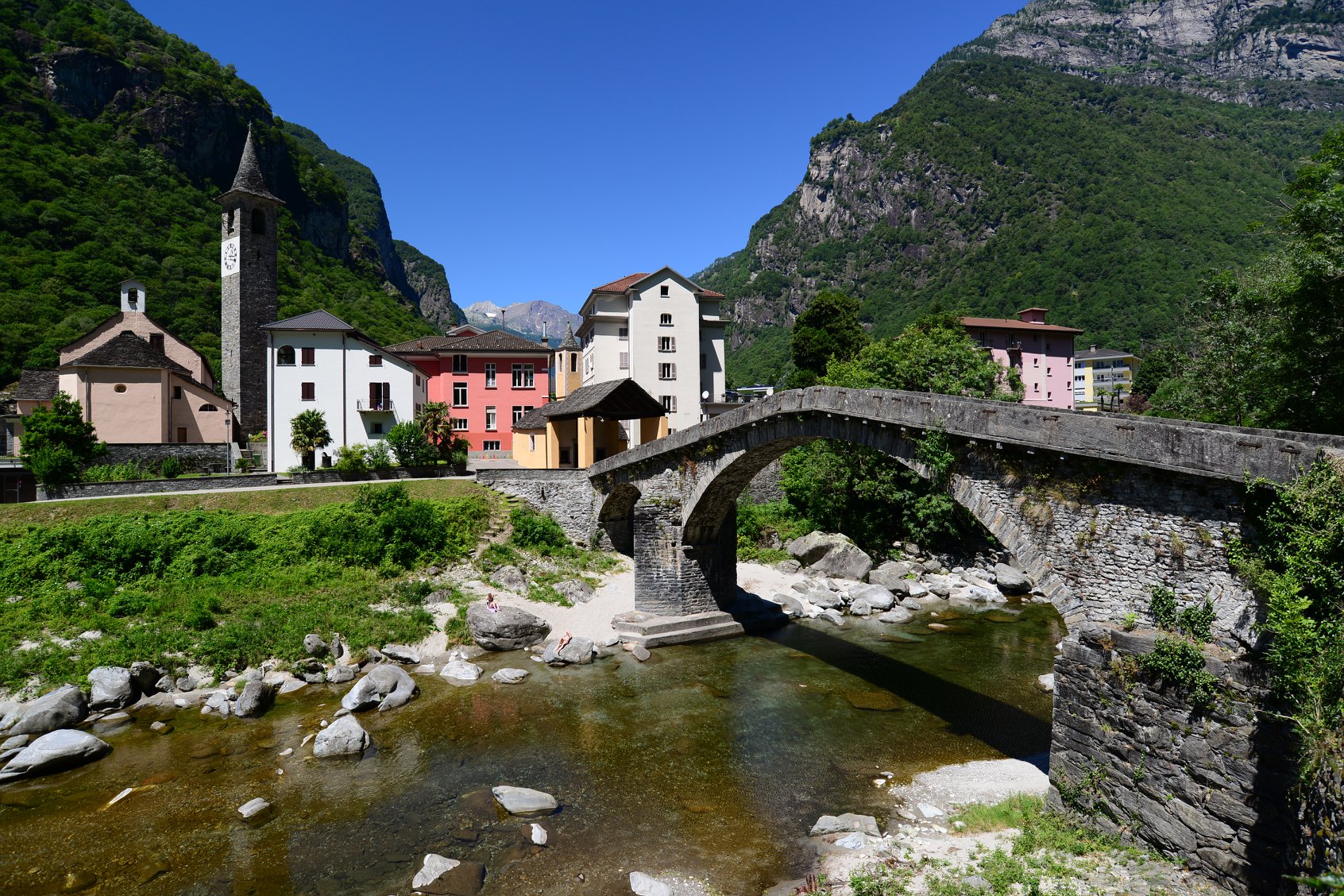 35519185_1993951367600518_1713189074858147840_o