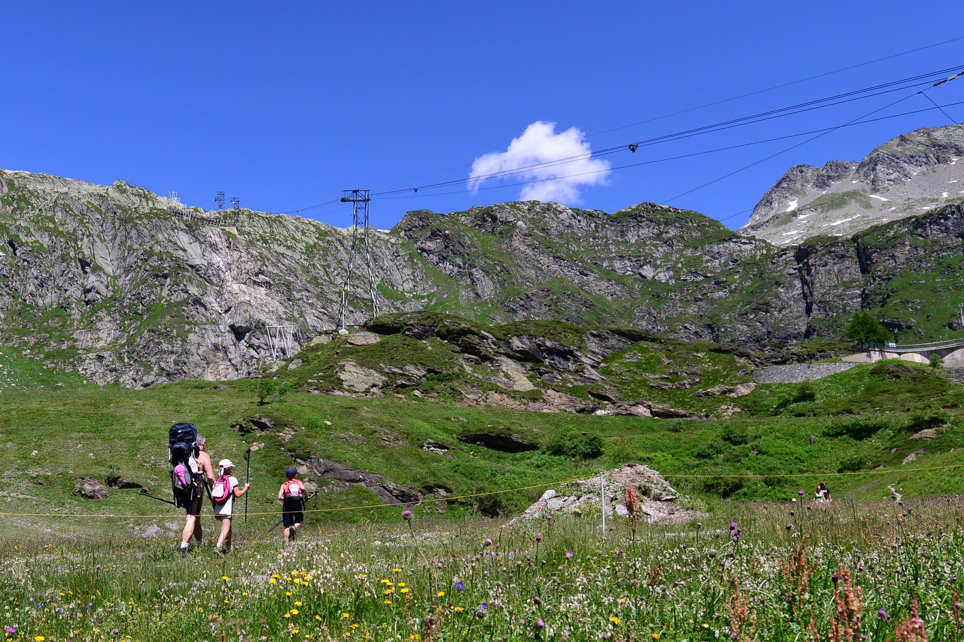 35540092_1993933807602274_5555118702170472448_o