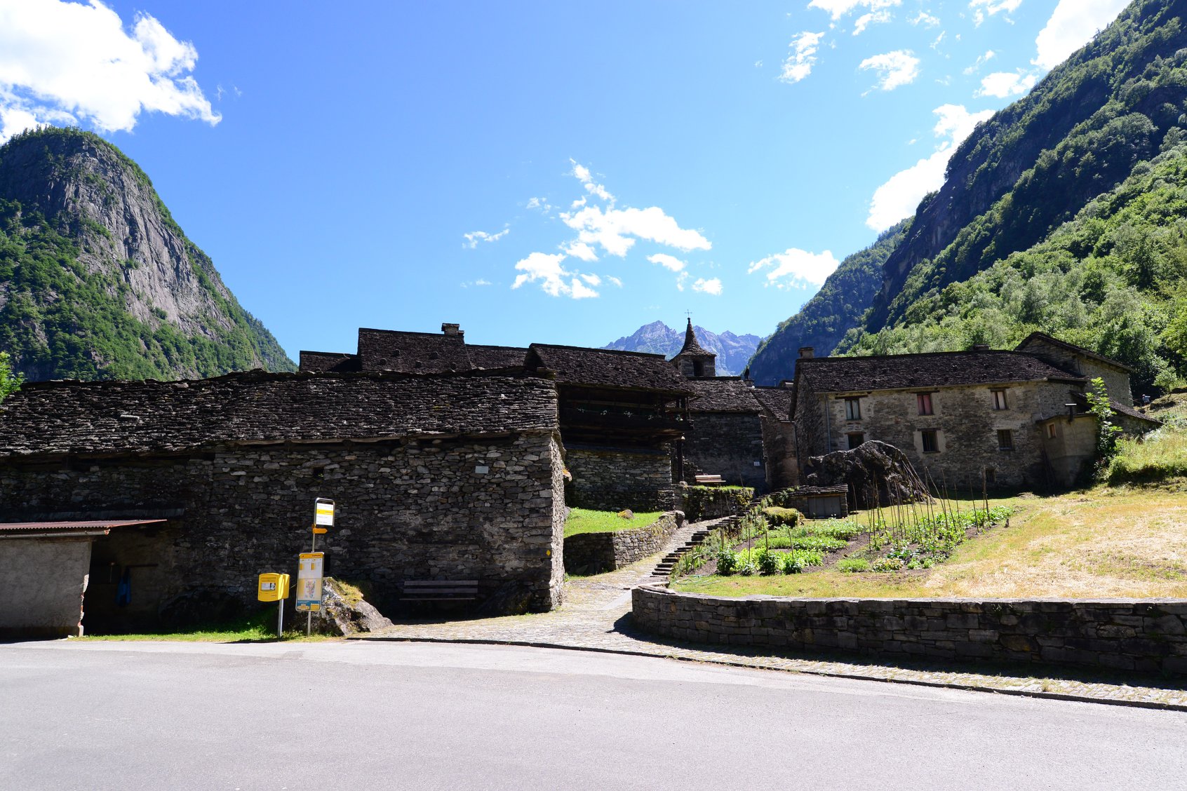 35564320_1993932544269067_7984108675847421952_o