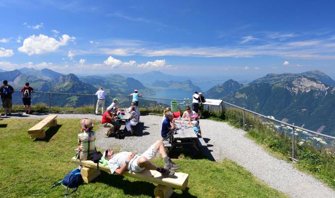 39161581_2057340201261634_5119645160505868288_o