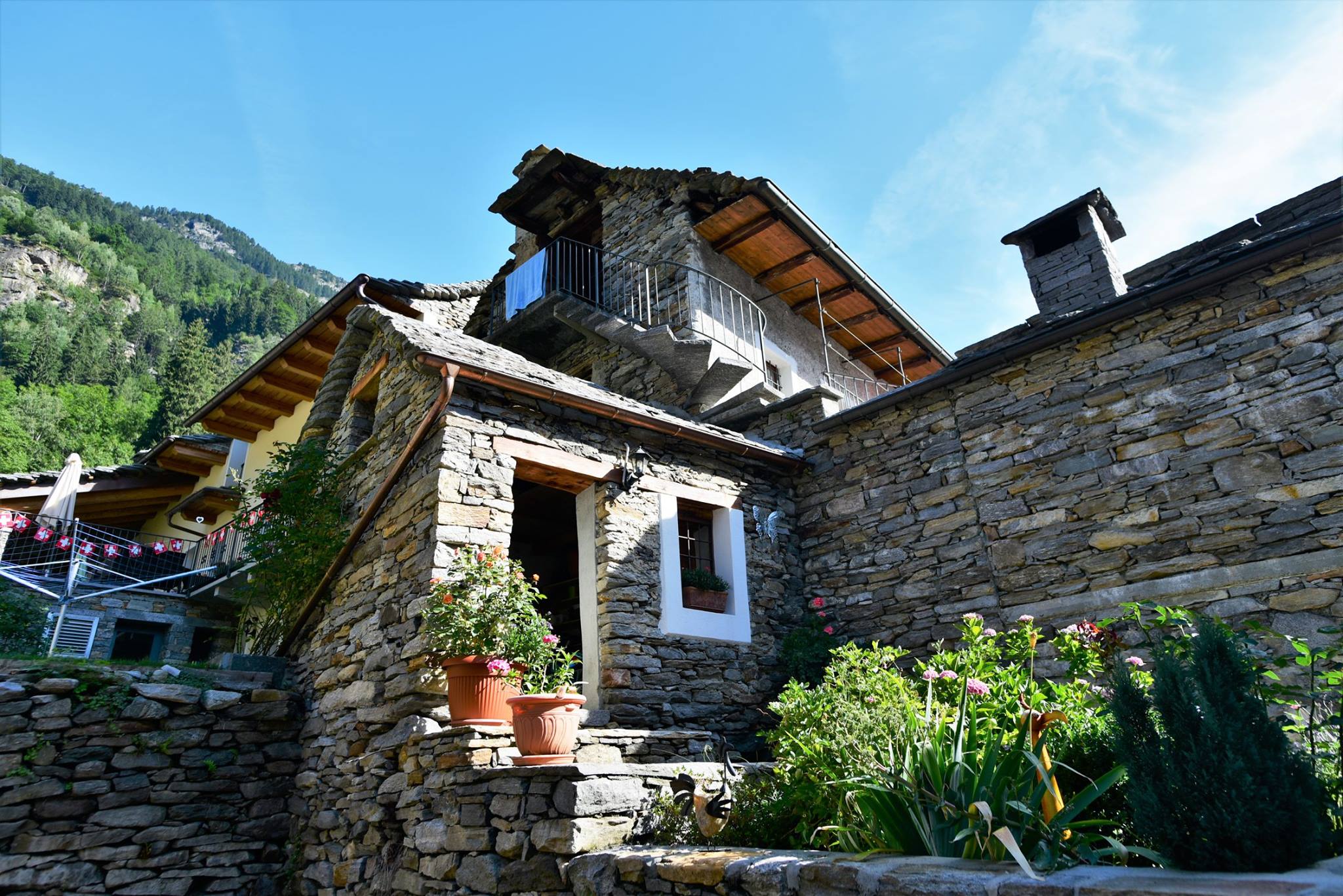 39220759_2059663074362680_1468637274861207552_o