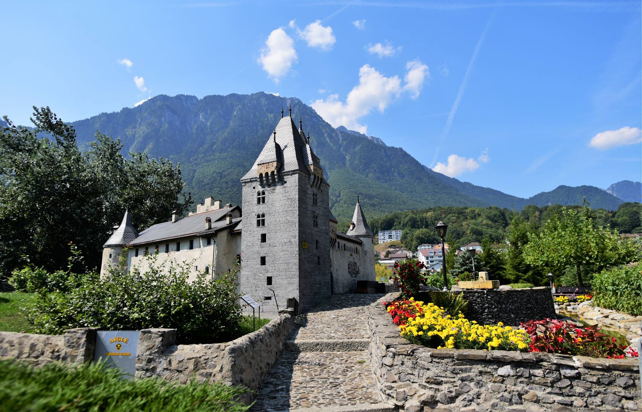 39467437_2063015654027422_1328077160065269760_o