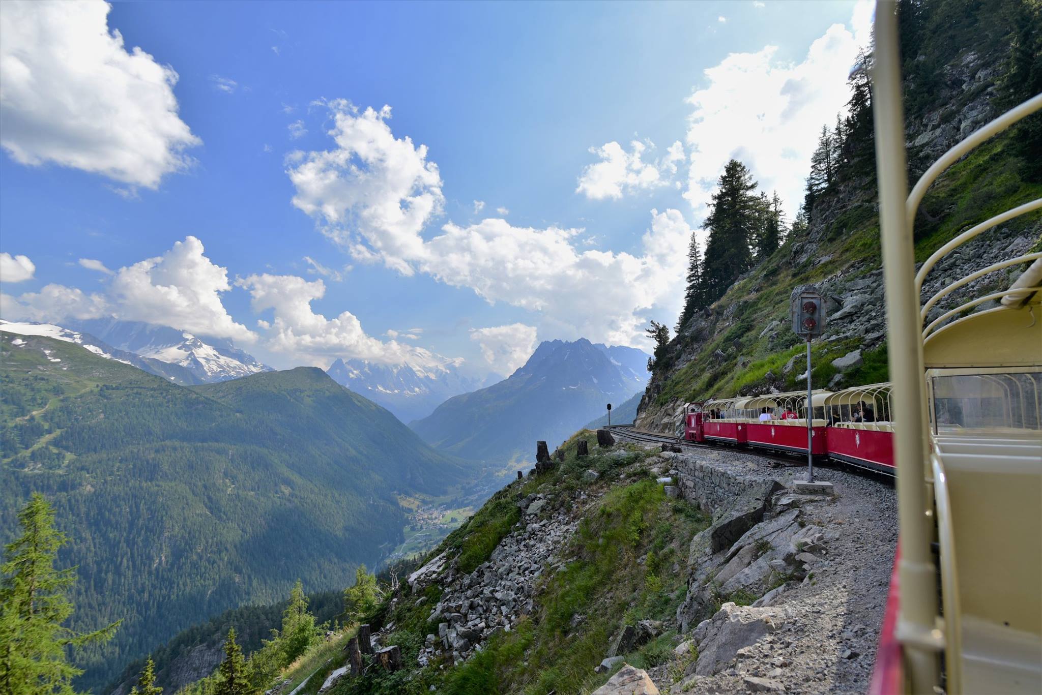 40250325_2072345609761093_5400745774982103040_o