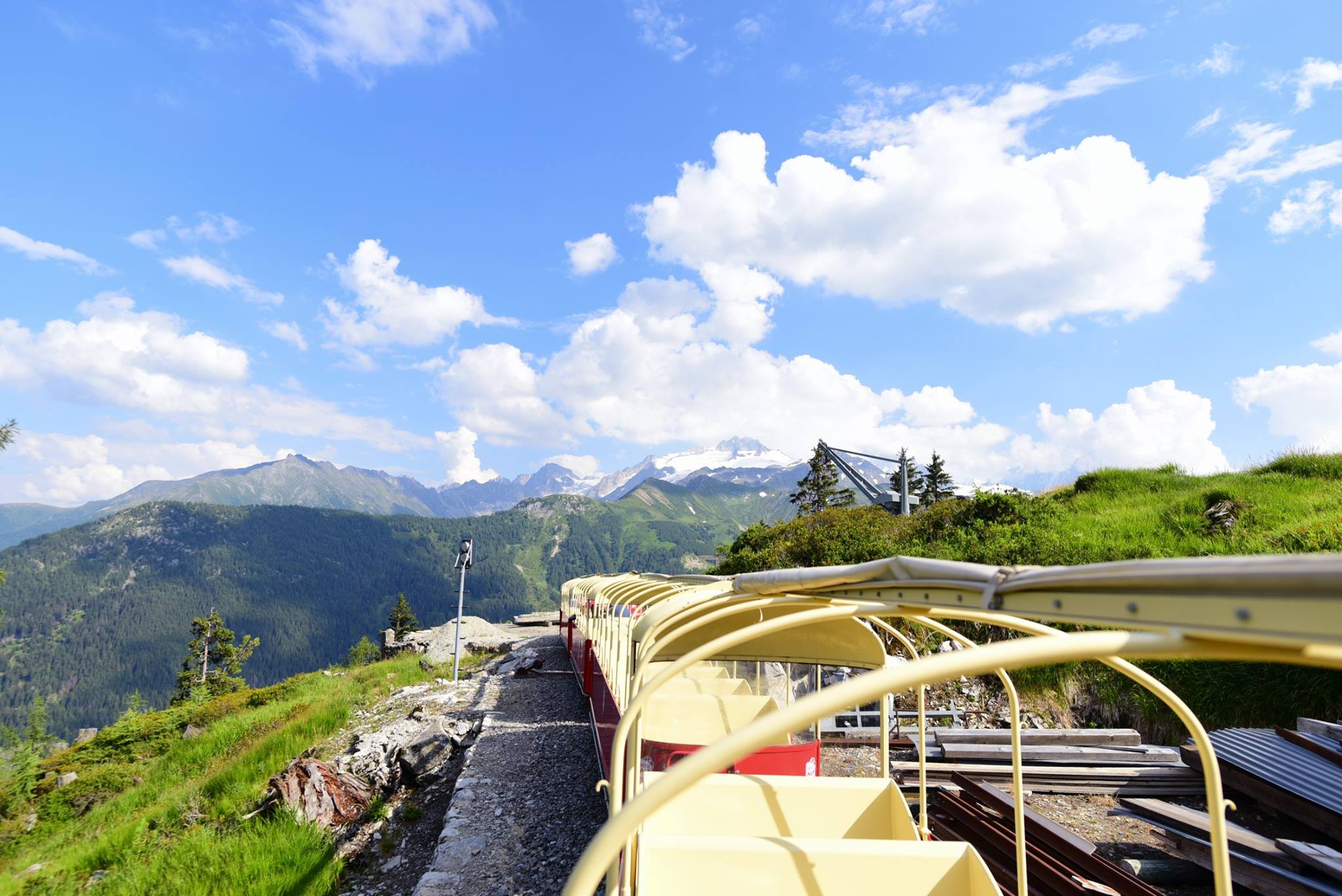 40269341_2072313119764342_2070185682759843840_o