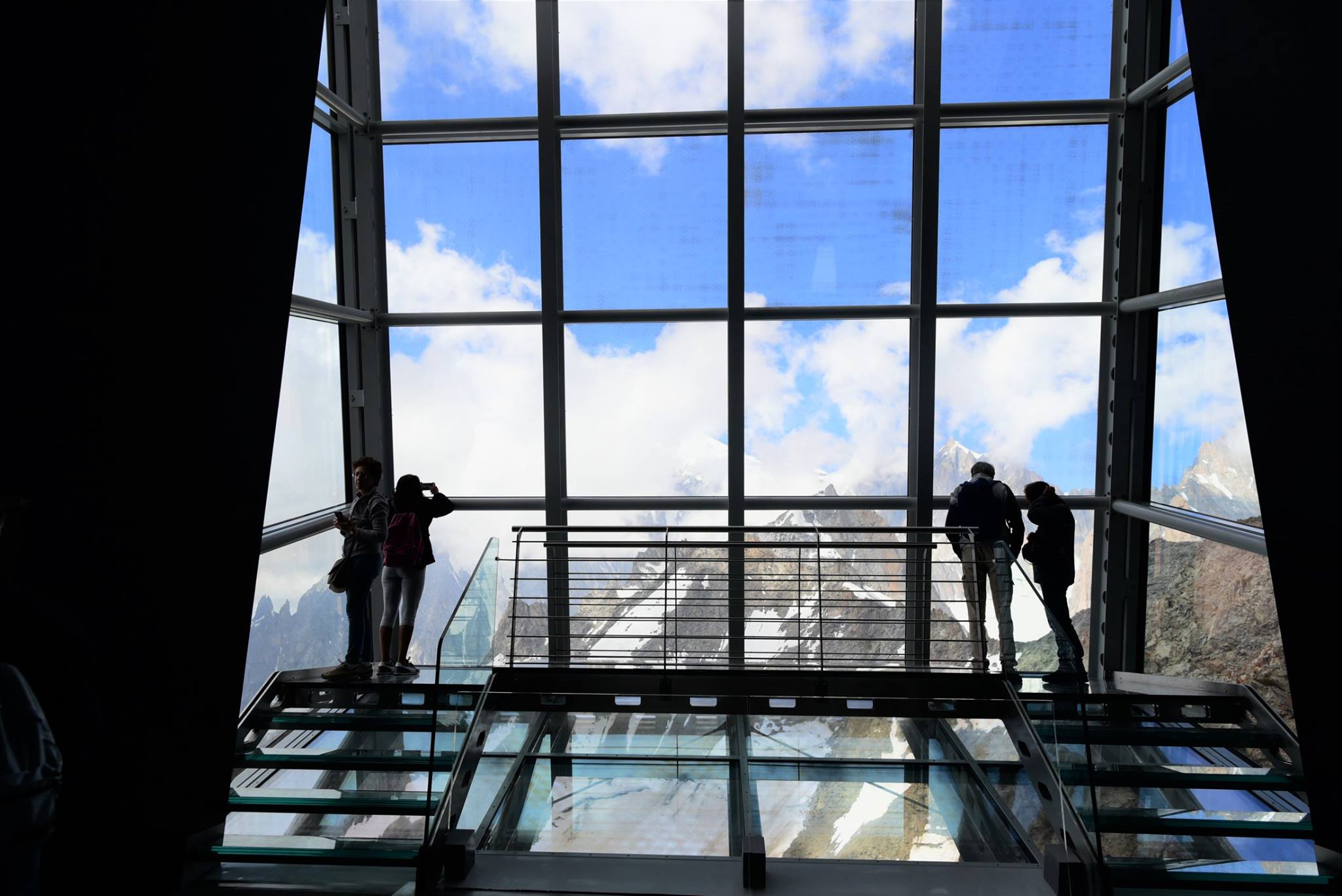 40316882_2071136903215297_5437113290301898752_o