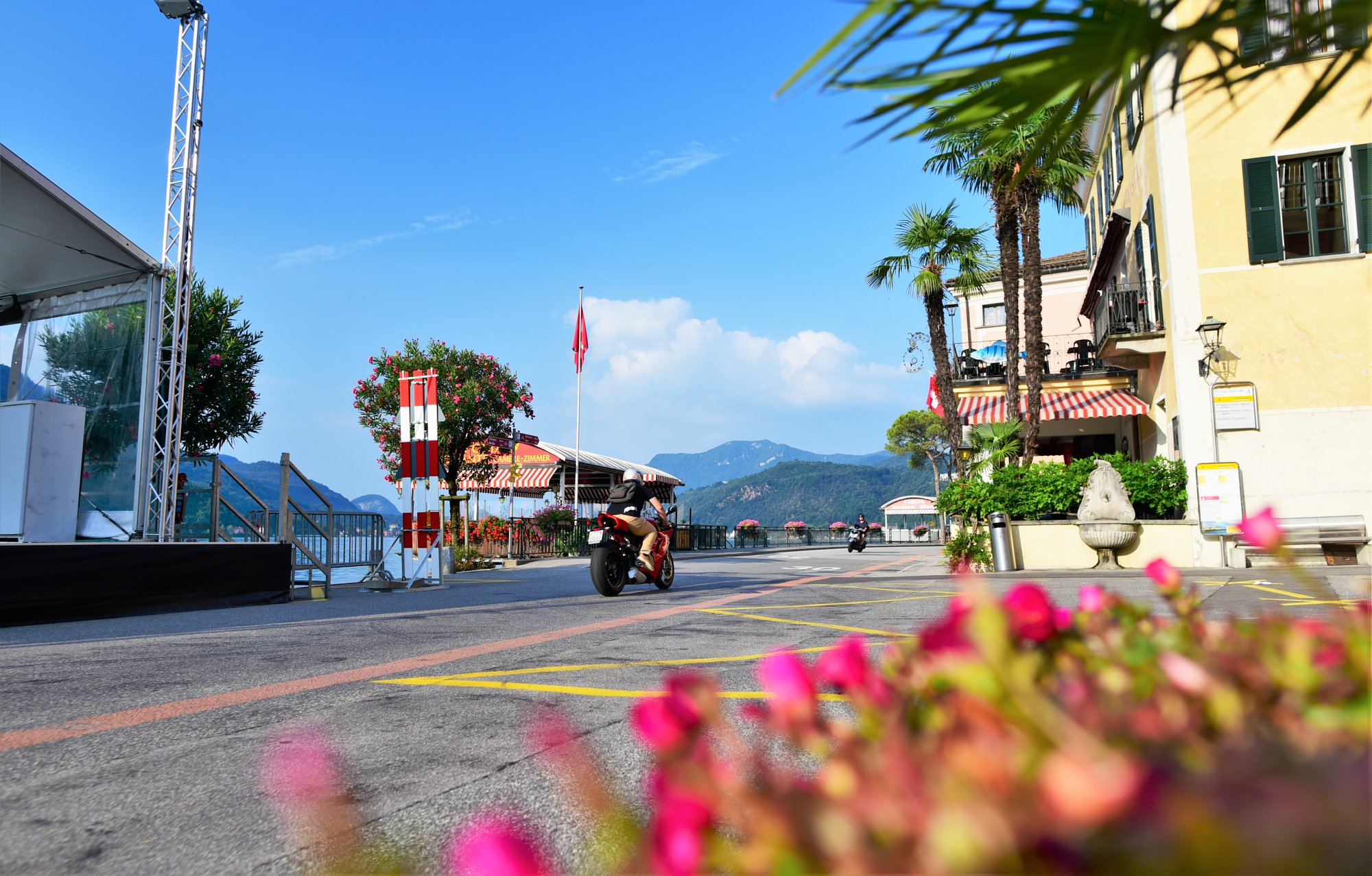 40325414_2072915583037429_7145629844468924416_o