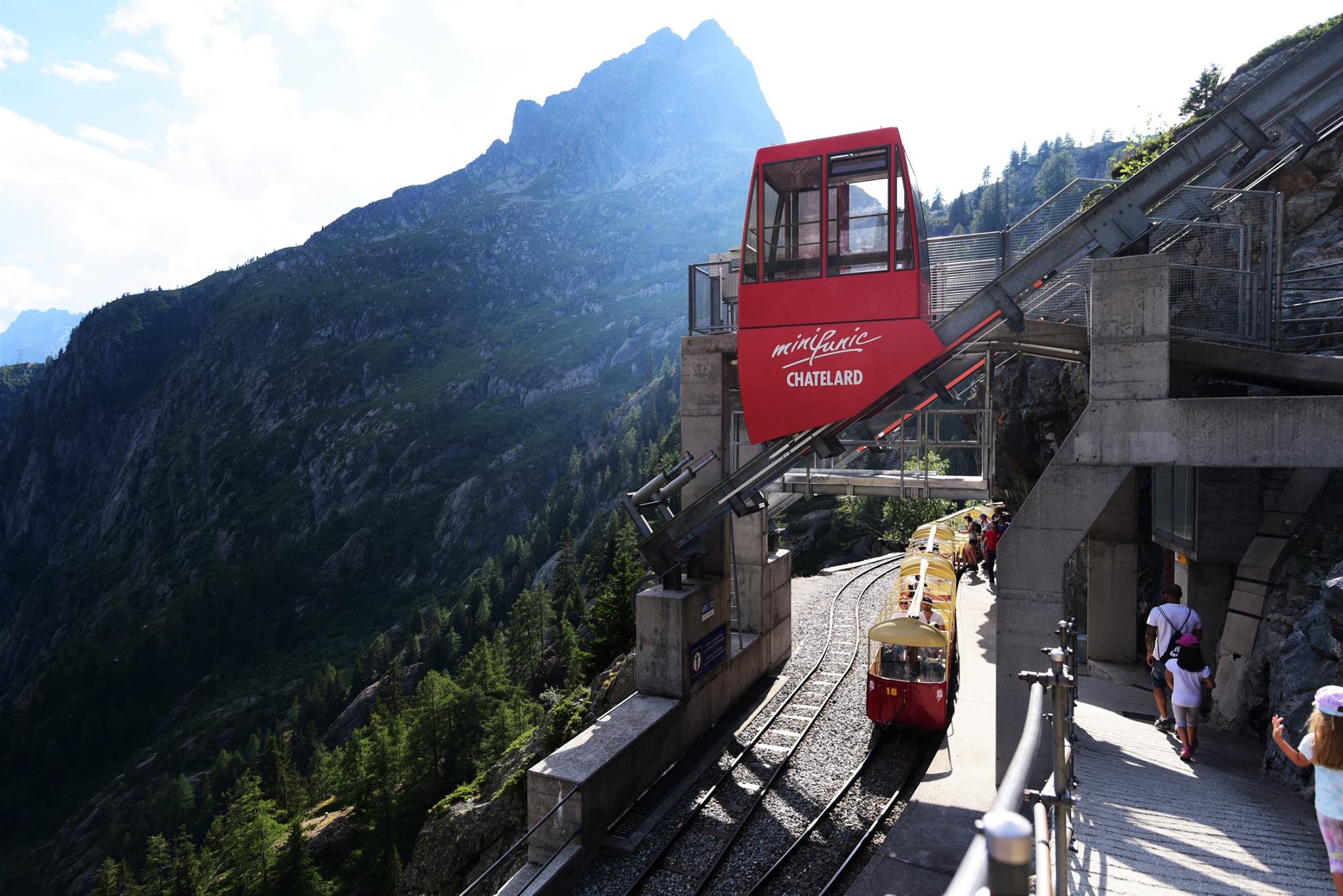 40392912_2072346256427695_5407653482553409536_o