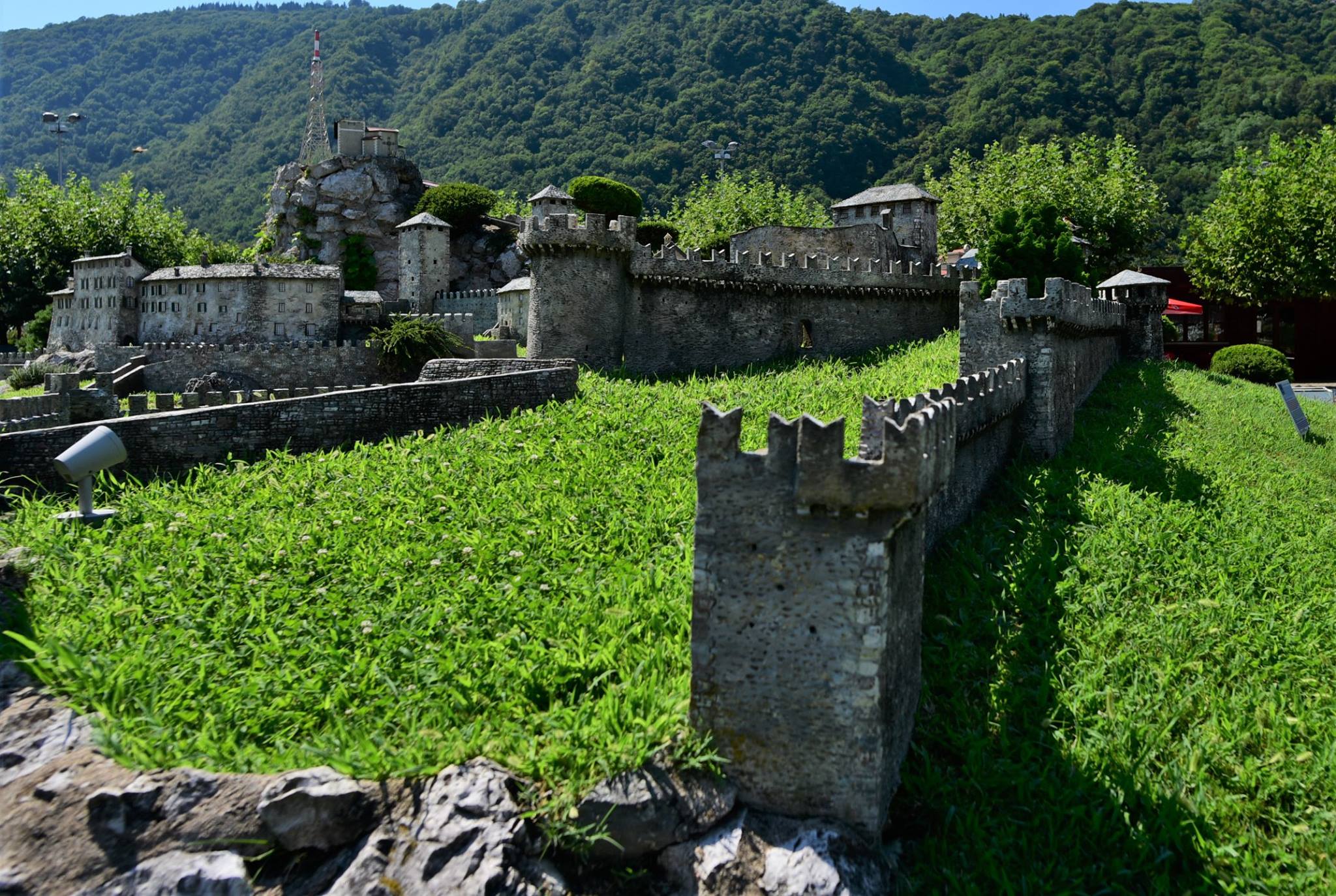 40644810_2075239406138380_3550098883155591168_o