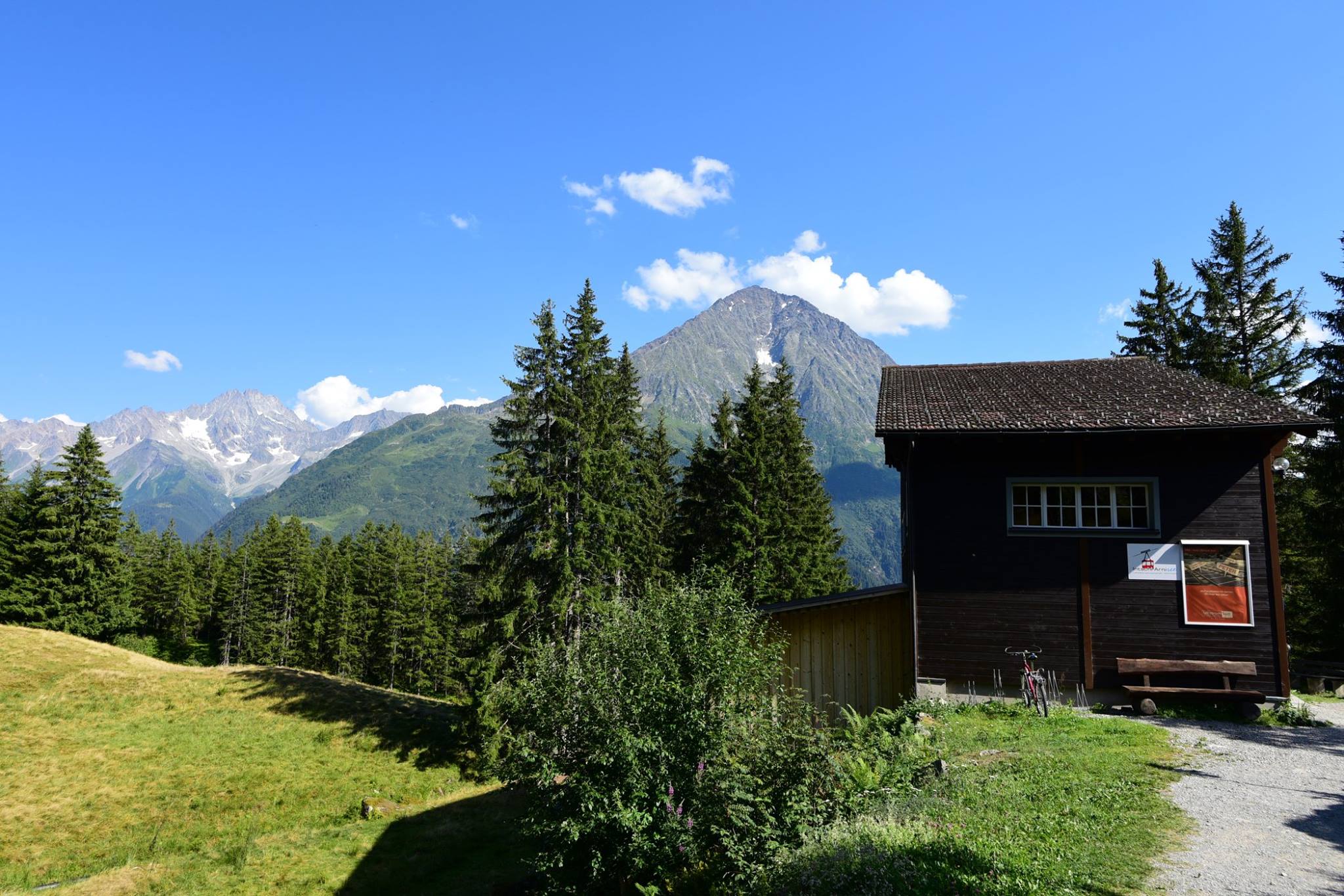 41443170_2079175169078137_1663155398804242432_o