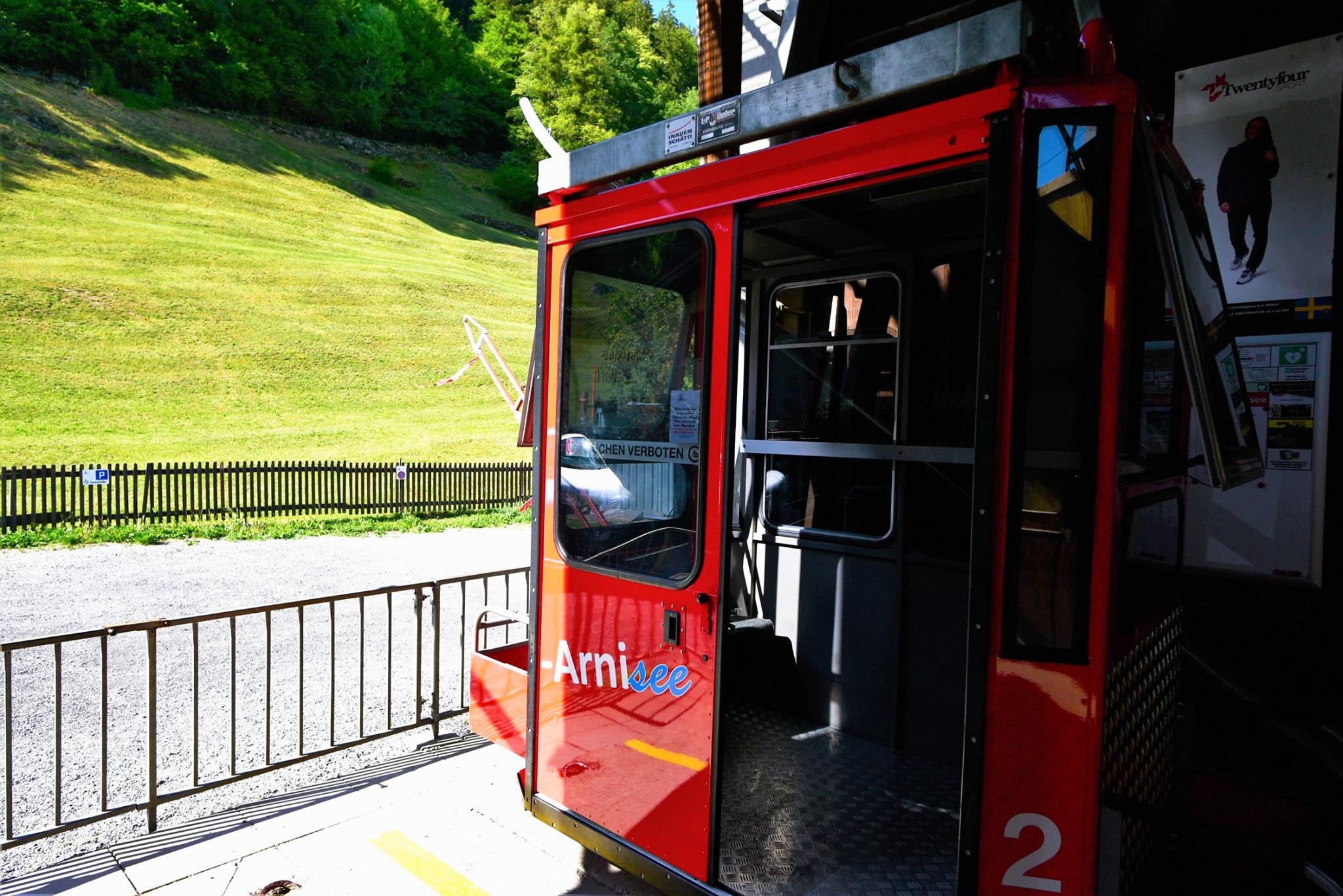 41443946_2079175019078152_624266083360047104_o