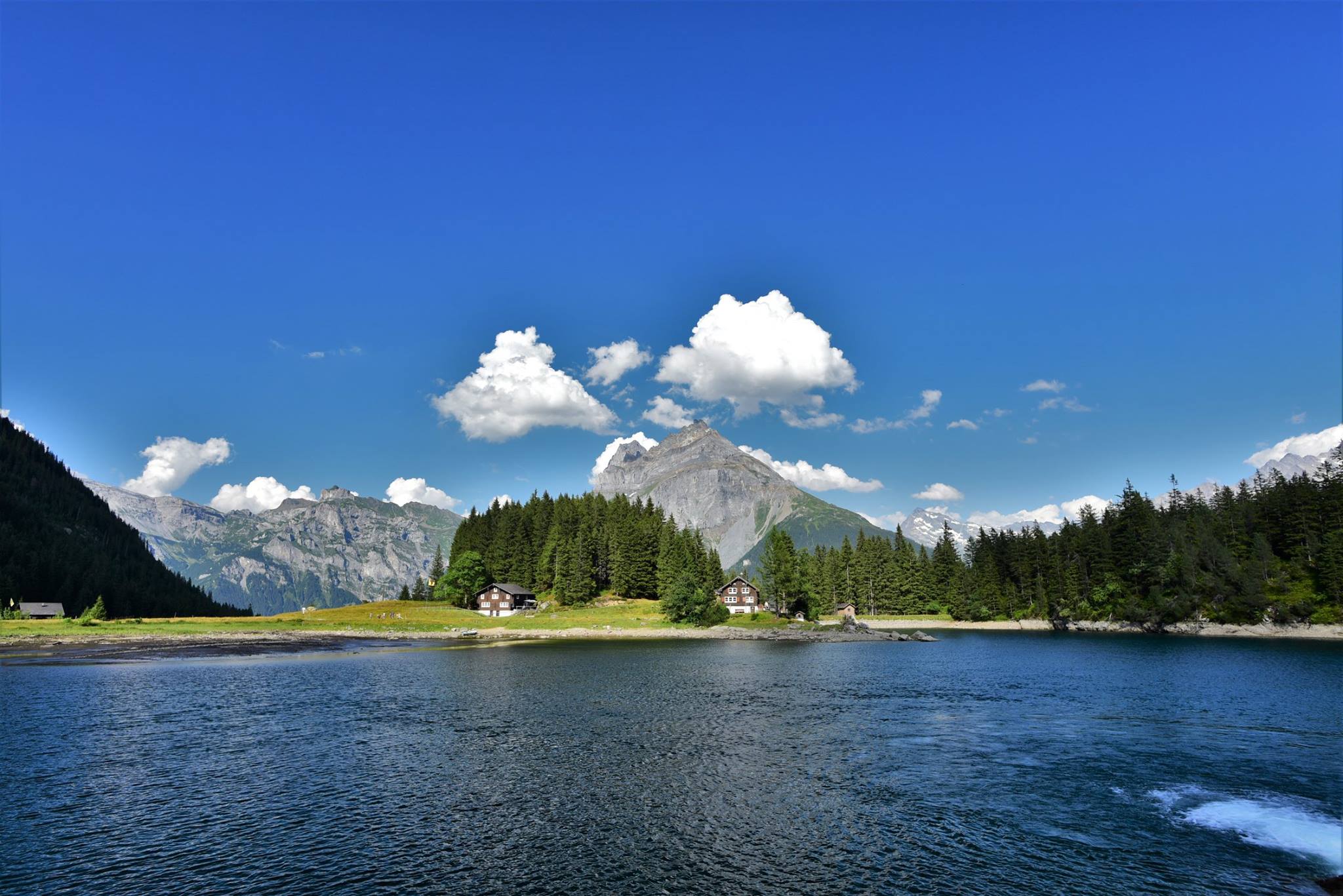 41459351_2079728259022828_8001281750393159680_o