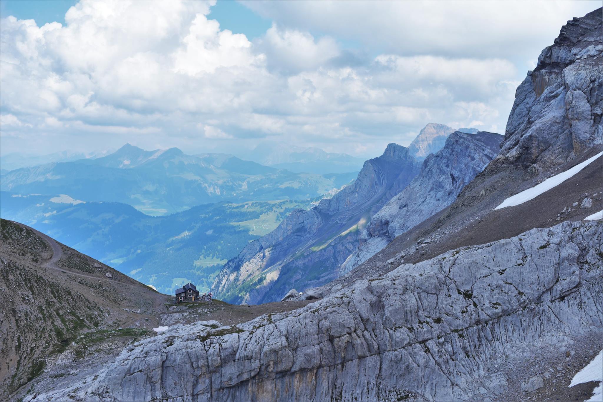 41651245_2081081425554178_1922525883944402944_o