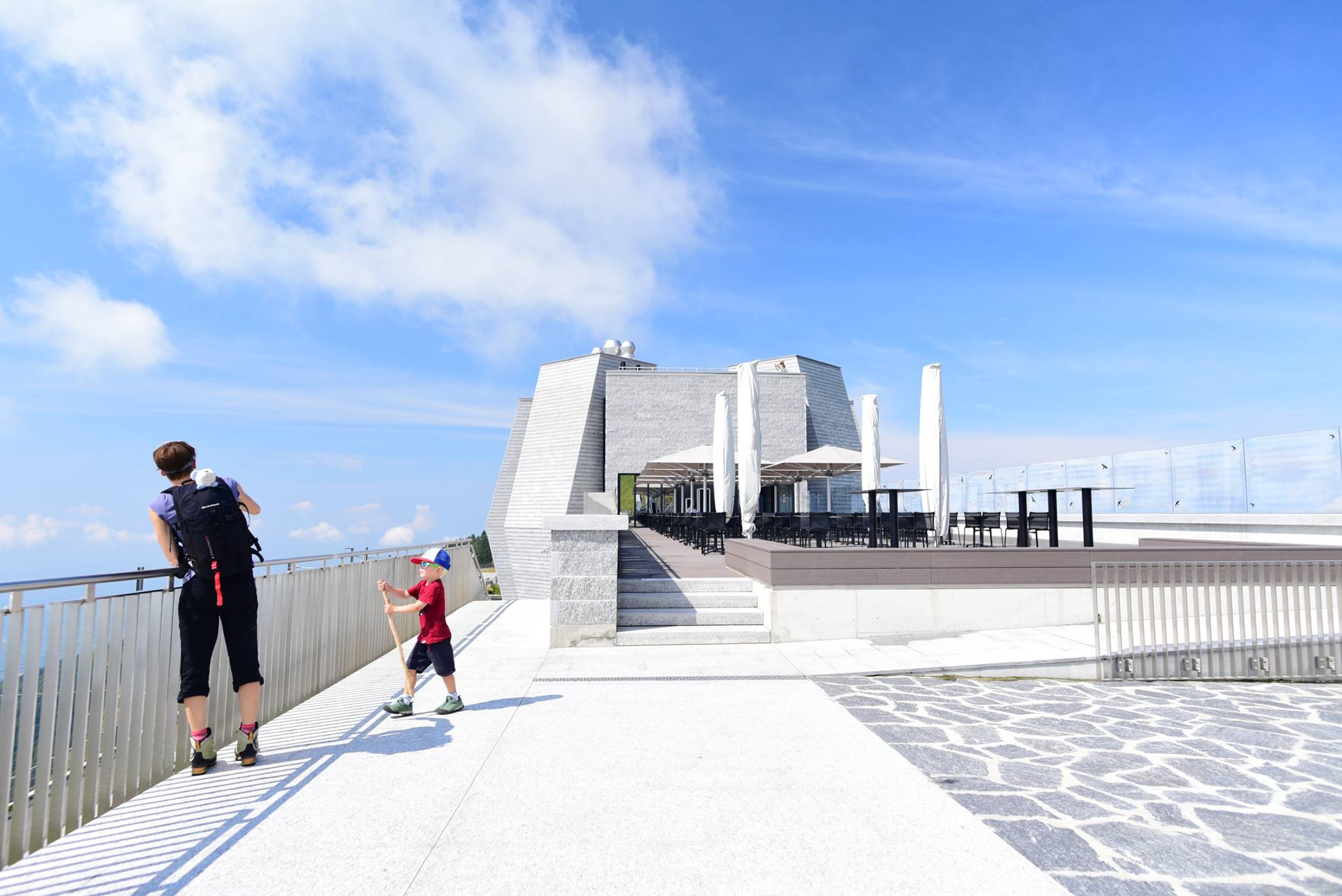 42085481_2084380245224296_7172700533709340672_o