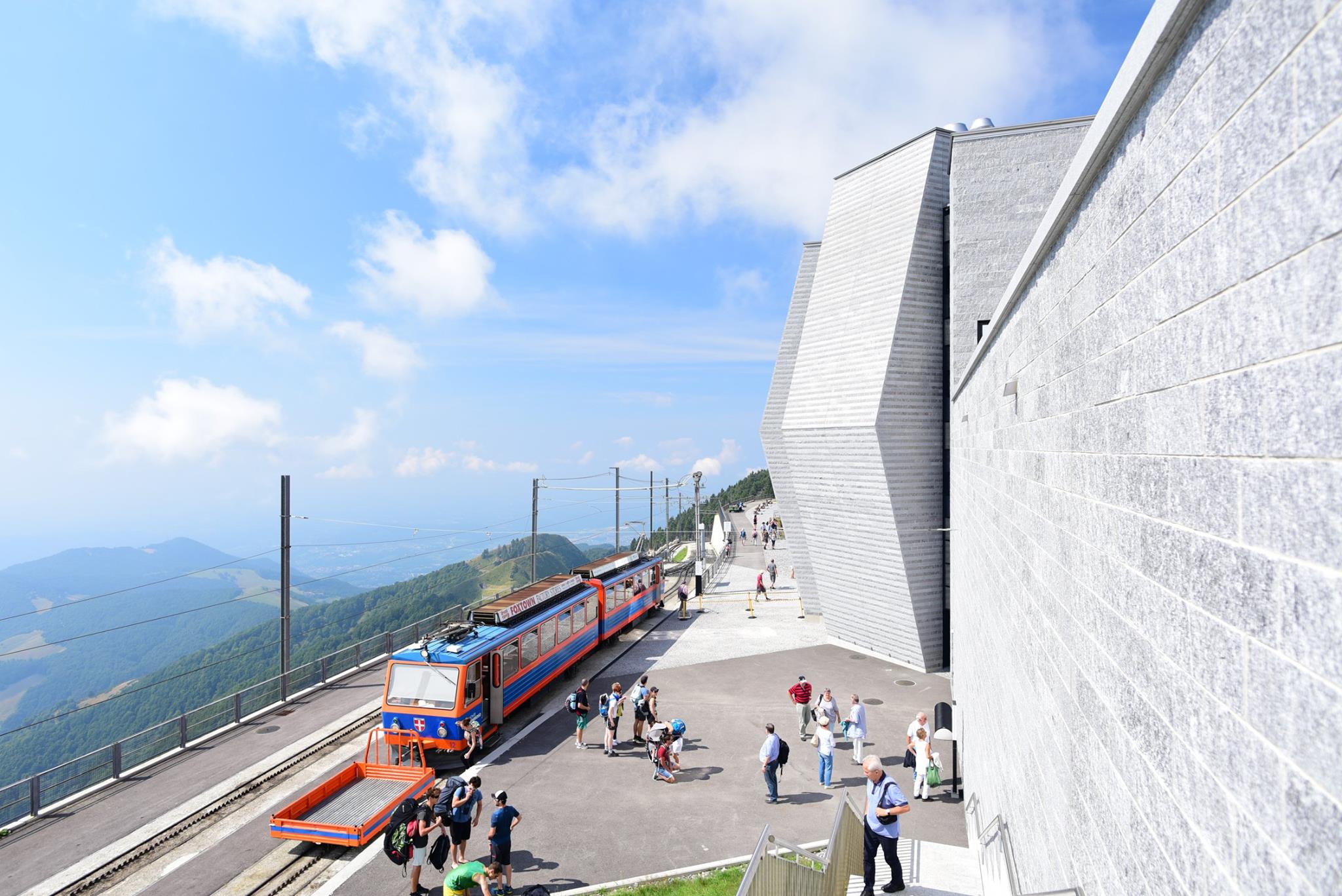 42088755_2084377841891203_4666970803101761536_o