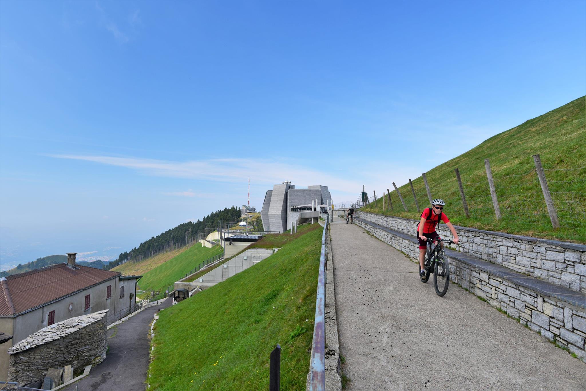 42228895_2084363651892622_9040098360630968320_o